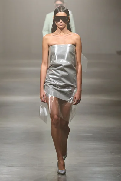 Look 14
